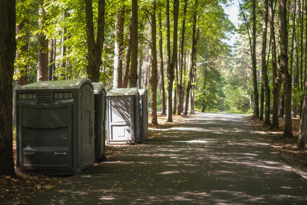 Best Portable restroom trailer rental  in Edgewater, NJ